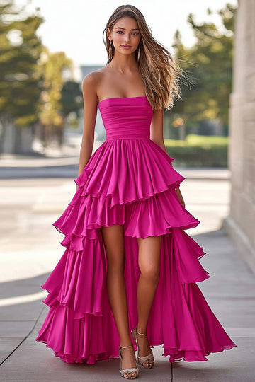 Robe de bal trapèze sans bretelles à volants froncés en satin